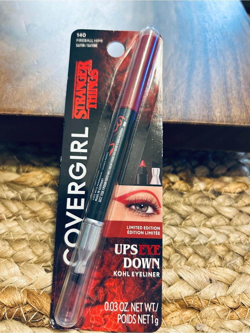 COVERGIRL Ups Eye Down Kohl Eyeliner - Fireball Red Satin